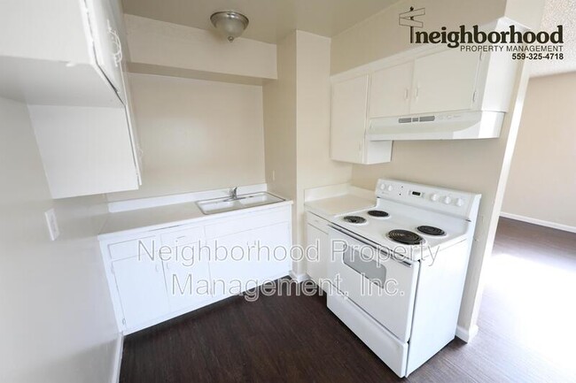 1429 E Cambridge Ave in Fresno, CA - Building Photo - Building Photo