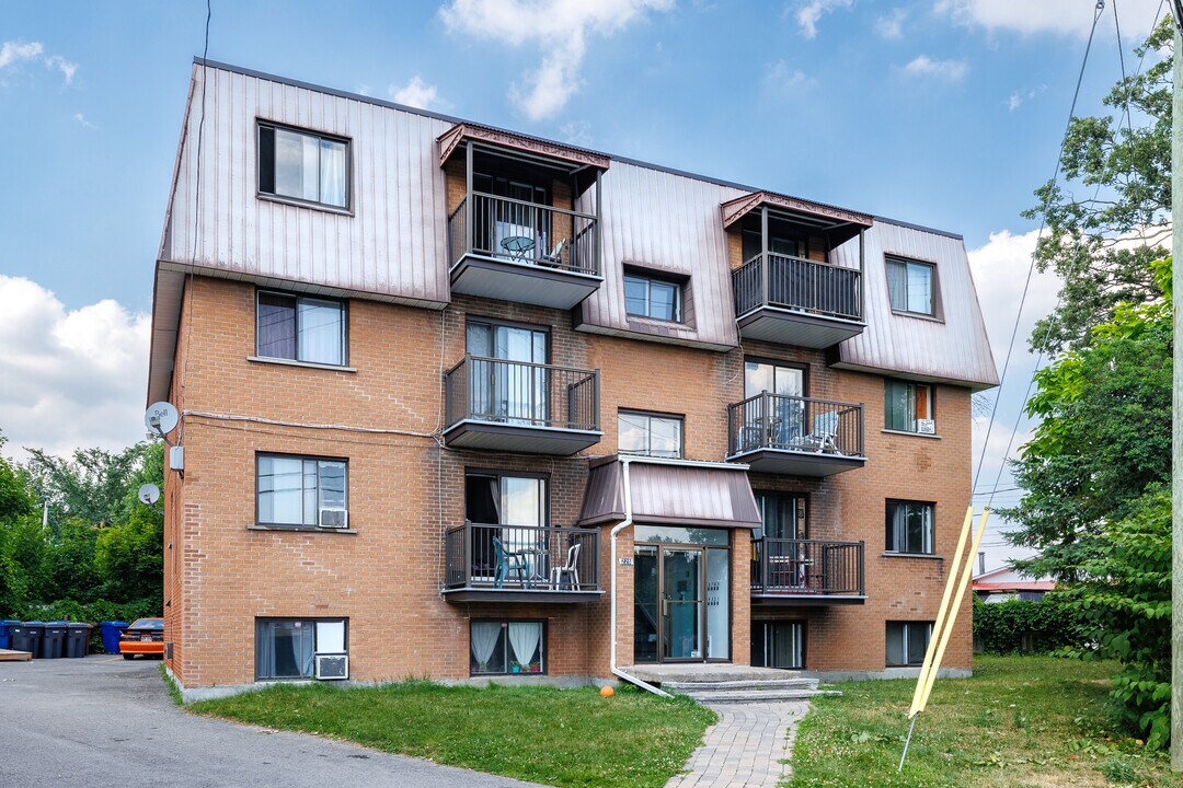 225 82E Av in Laval, QC - Building Photo