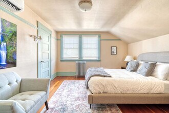 2034 NE Flanders St in Portland, OR - Building Photo - Building Photo