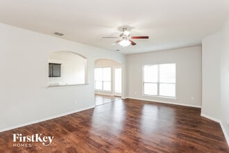 927 Ranch Rd in Dallas, TX - Foto de edificio - Building Photo