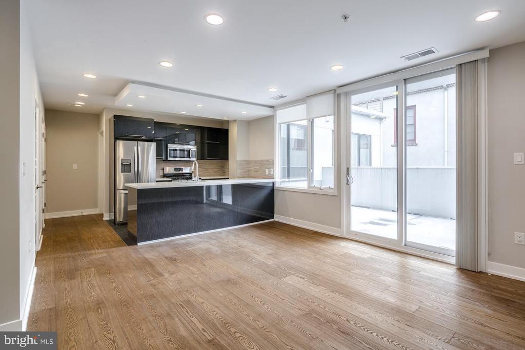 820-24 N 3rd St in Philadelphia, PA - Building Photo