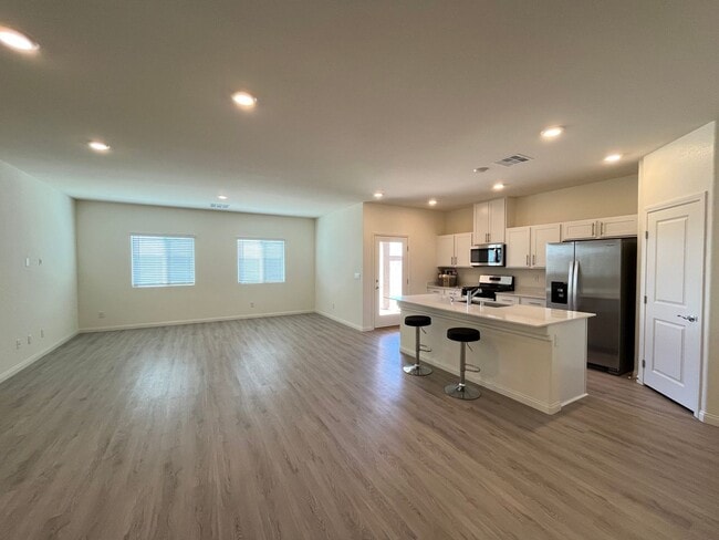 7458 MASON SPRINGS Ave in North Las Vegas, NV - Building Photo - Building Photo