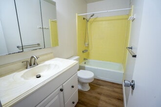 2122 Lime St in Honolulu, HI - Building Photo - Building Photo