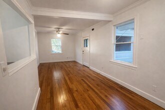 927 NE 7th Ave in Gainesville, FL - Building Photo - Building Photo