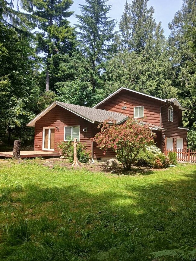 property at 5215 Dolphin Ln NW