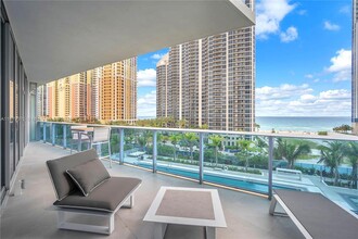 17550 Collins Ave, Unit 603 in Sunny Isles Beach, FL - Building Photo - Building Photo