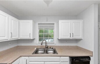 1432 Forest Villa Dr NW in Conyers, GA - Building Photo - Building Photo