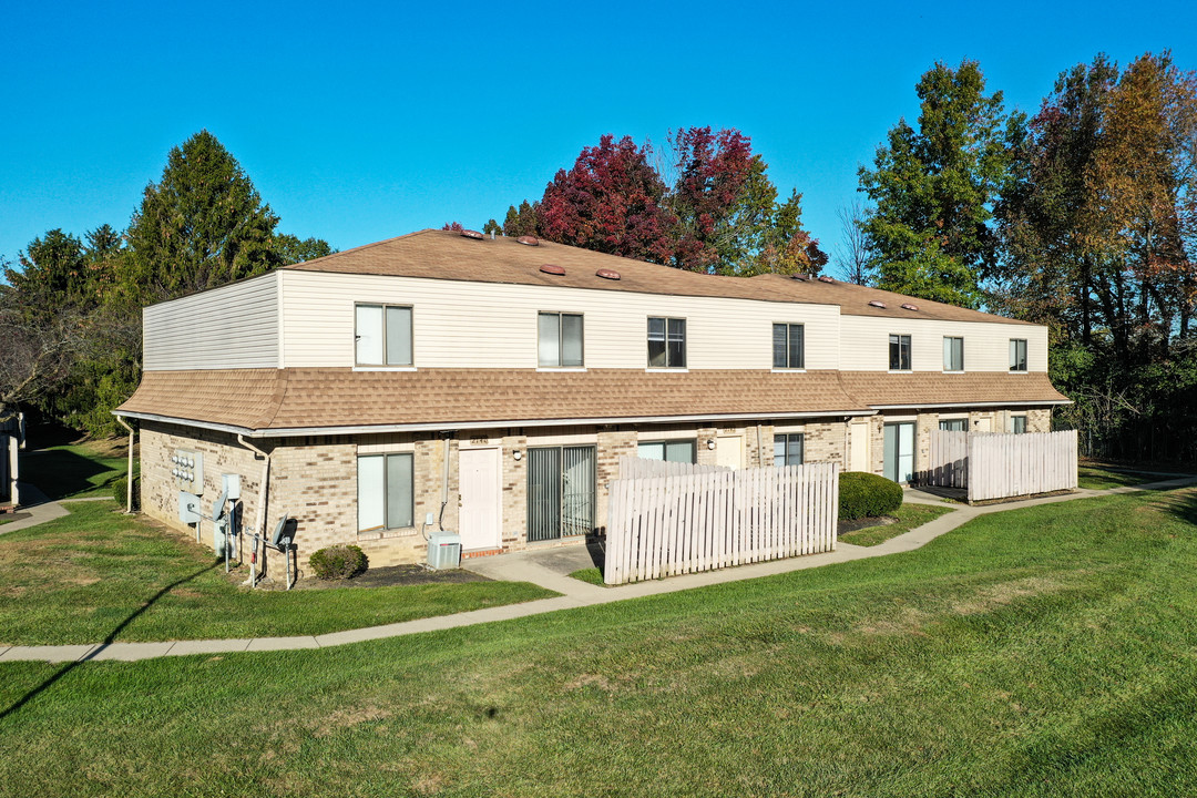 Ashley Village in Columbus, OH - Building Photo