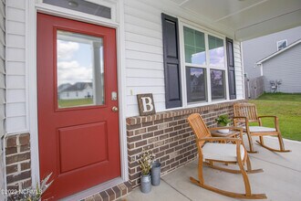 402 Summer Wind Wy in Aberdeen, NC - Building Photo - Building Photo