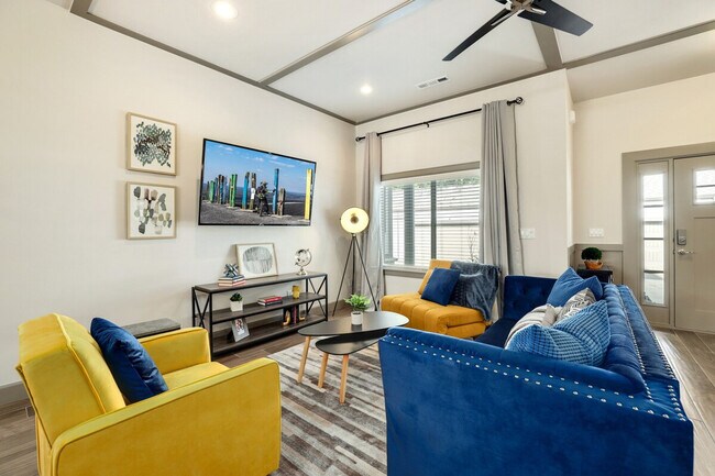 property at 414 NW Retreat Ln