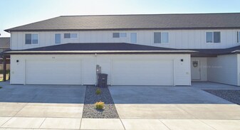 708 Black Diamond St in Belgrade, MT - Building Photo