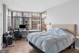 460 New York Ave NW in Washington, DC - Foto de edificio - Building Photo