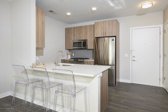 92 Drs James Parker Blvd in Red Bank, NJ - Building Photo - Building Photo