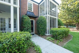 55 Delmont Dr NE in Atlanta, GA - Building Photo