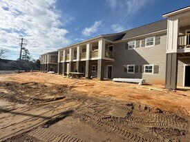 1604 Lankford Dr in Valdosta, GA - Building Photo