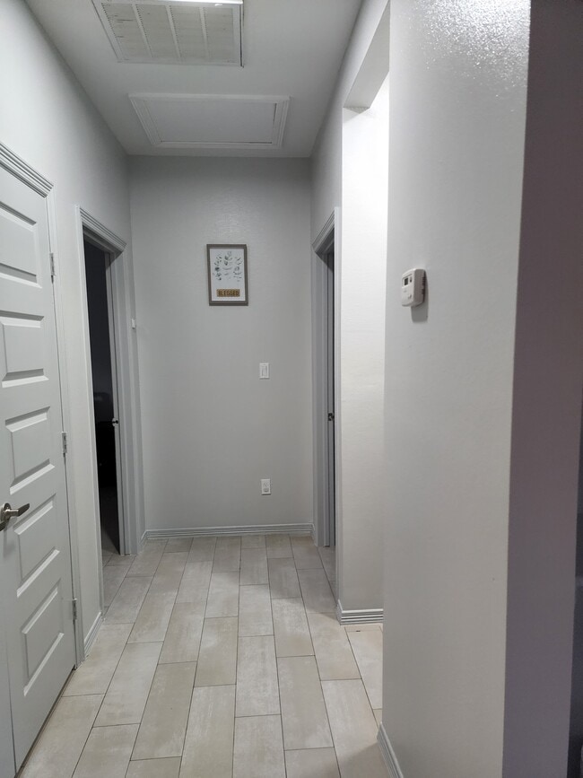 3701 Paola St, Unit 2 in Edinburg, TX - Foto de edificio - Building Photo