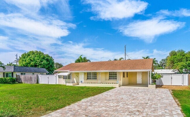 640 Jaeger Dr in Delray Beach, FL - Building Photo - Building Photo