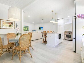 6979 Longboat Dr S in Longboat Key, FL - Building Photo - Building Photo