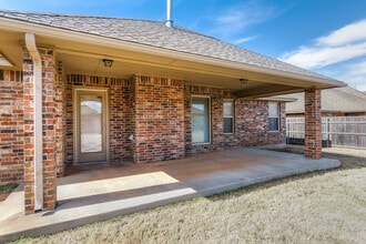 19120 Summer Grove Ave in Edmond, OK - Building Photo - Building Photo