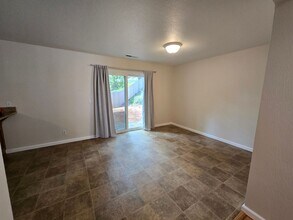 809 Forest Glade Cir in Grass Valley, CA - Building Photo - Building Photo