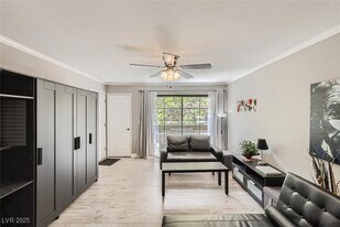 5146 S Jones Blvd, Unit 207 in Las Vegas, NV - Building Photo