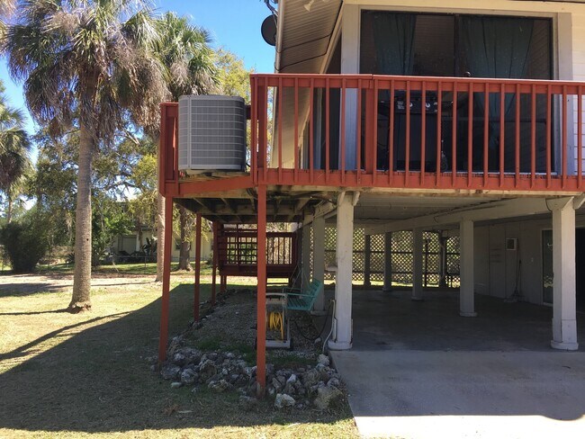 11485 W Dixie Shores Dr in Crystal River, FL - Building Photo - Building Photo