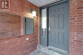 43 Corkett Dr in Brampton, ON - Building Photo - Building Photo