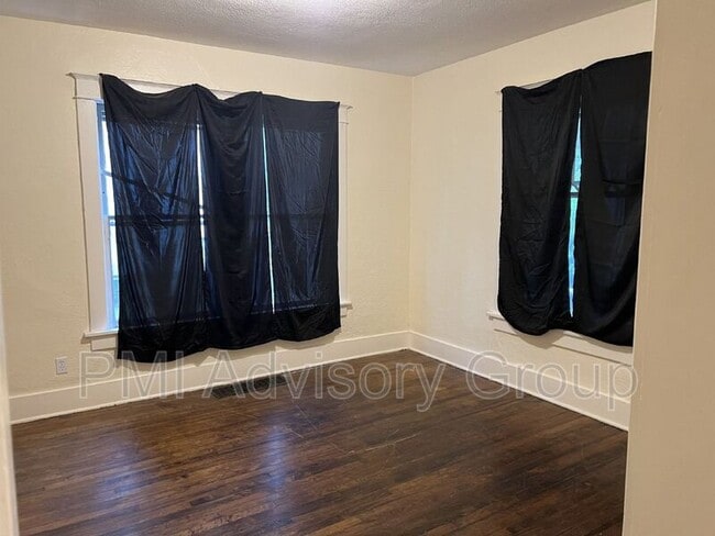 1334 SW Mulvane St in Topeka, KS - Building Photo - Building Photo