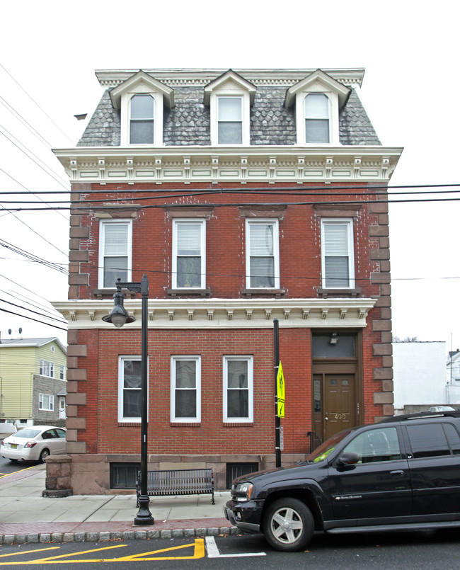 400 Hackensack St in Carlstadt, NJ - Building Photo - Building Photo