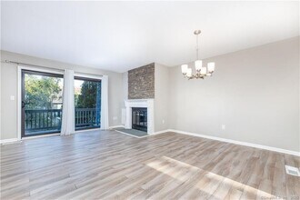 266 Conestoga Way in Glastonbury, CT - Building Photo - Building Photo
