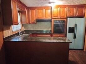 3956 Gretna Green Dr