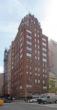 30 E 76th St in New York, NY - Foto de edificio - Building Photo