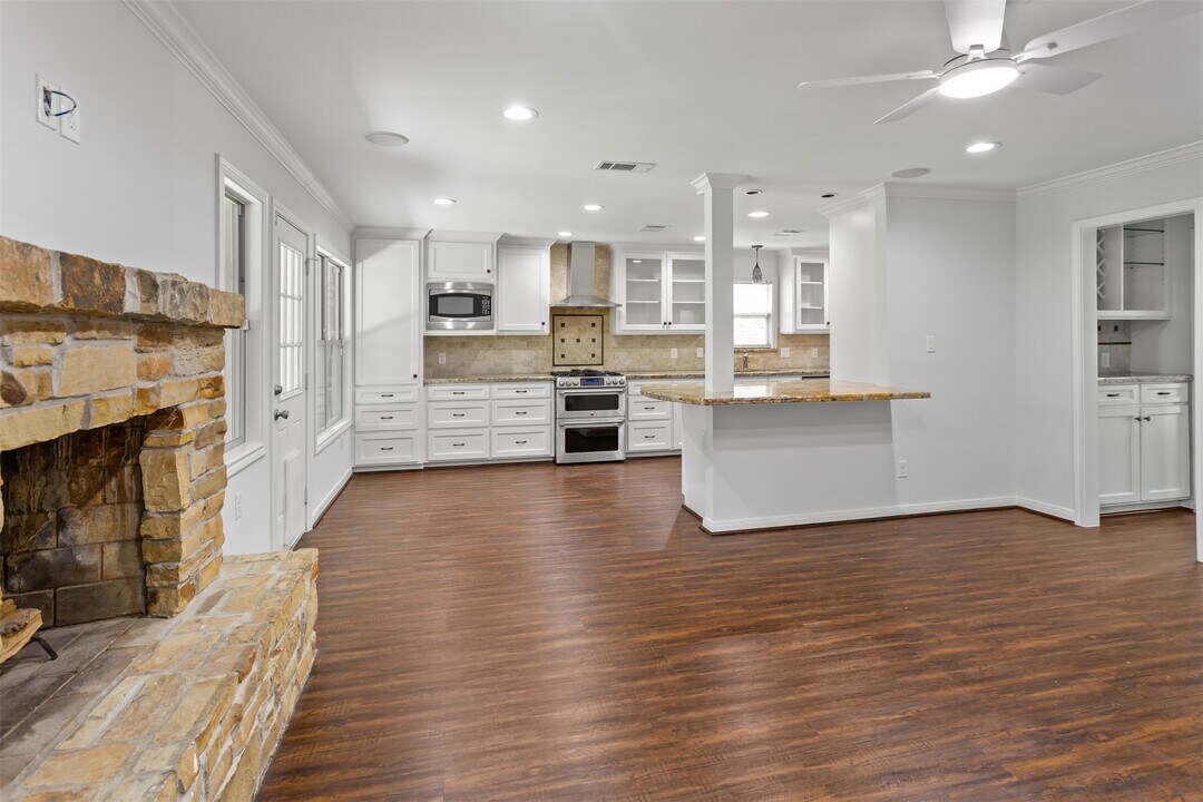 4414 Belle Glade Dr in Houston, TX - Foto de edificio