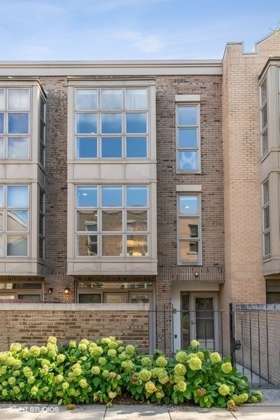 2335 N Wayne Ave in Chicago, IL - Building Photo - Building Photo