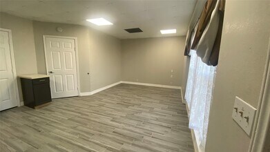 32910 Morrison Rd in Brookshire, TX - Building Photo - Building Photo