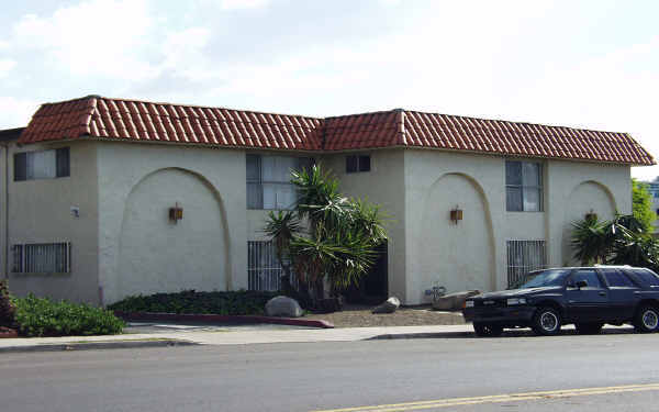 3187 Ashford St in San Diego, CA - Building Photo