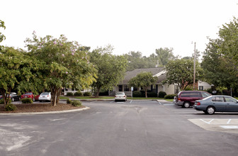 Marion Manor Apartments in St. Stephen, SC - Foto de edificio - Building Photo