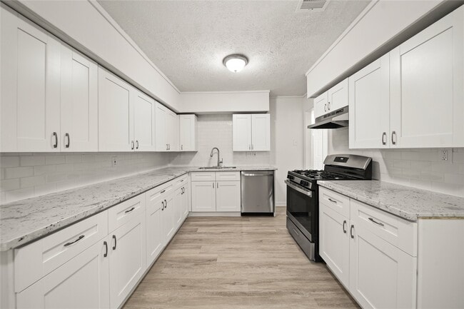 property at 2942 Knotty Oaks Trail