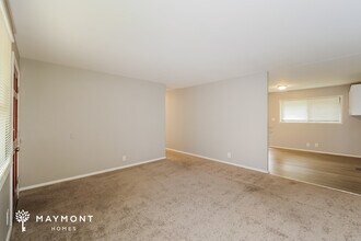 8607 E 91 St in Kansas City, MO - Building Photo - Building Photo