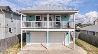 6320 Beach Dr in Panama City, FL - Building Photo