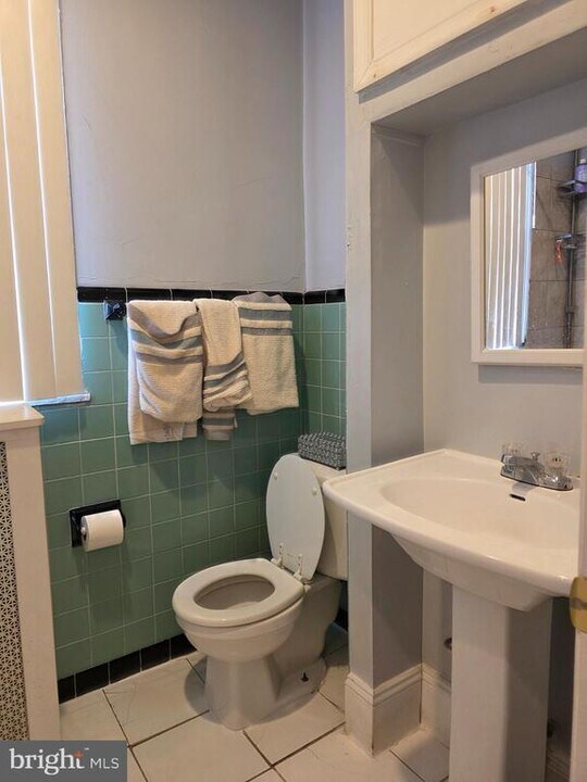 42 S 51st St in Philadelphia, PA - Building Photo