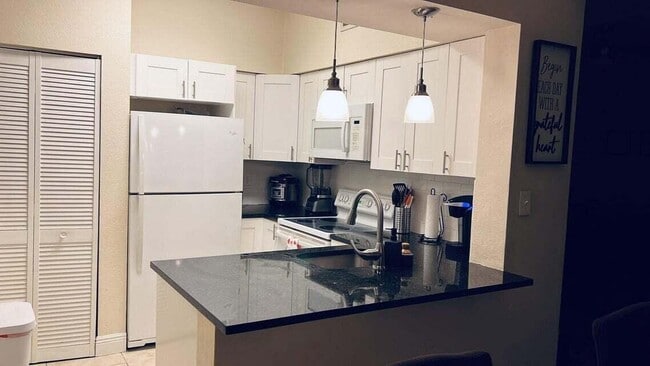 621 Cypress Lake Blvd in Pompano Beach, FL - Building Photo - Building Photo
