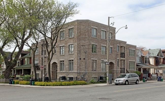 1465-1469 Dundas St E in Toronto, ON - Building Photo - Primary Photo