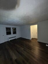 9B Carolyn Ter, Unit 9 B Carolyn Terrace Rosel in Roselle, NJ - Building Photo - Building Photo