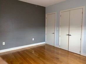 140-21-121 32nd Ave in Queens, NY - Building Photo - Building Photo