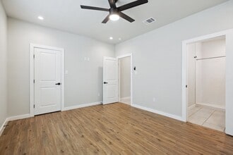 110 Gravel St in San Antonio, TX - Building Photo - Building Photo