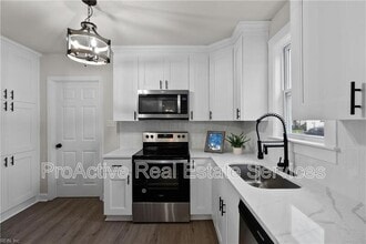 3826 Abingdon Cir in Norfolk, VA - Building Photo - Building Photo