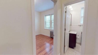 55 Monroe Pl in Bloomfield, NJ - Building Photo - Building Photo