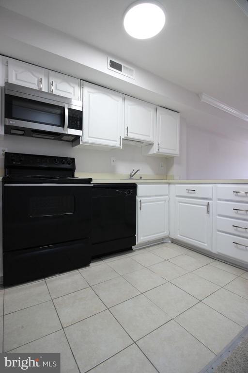 property at 1218 Eton Ct NW