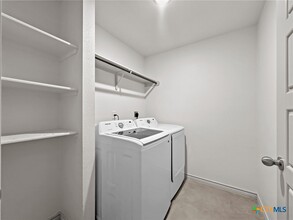 822 Freedom Cir in Nolanville, TX - Foto de edificio - Building Photo